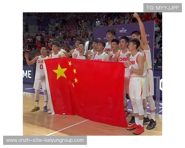 中国男篮在奋斗中不断成长，中国男篮出发